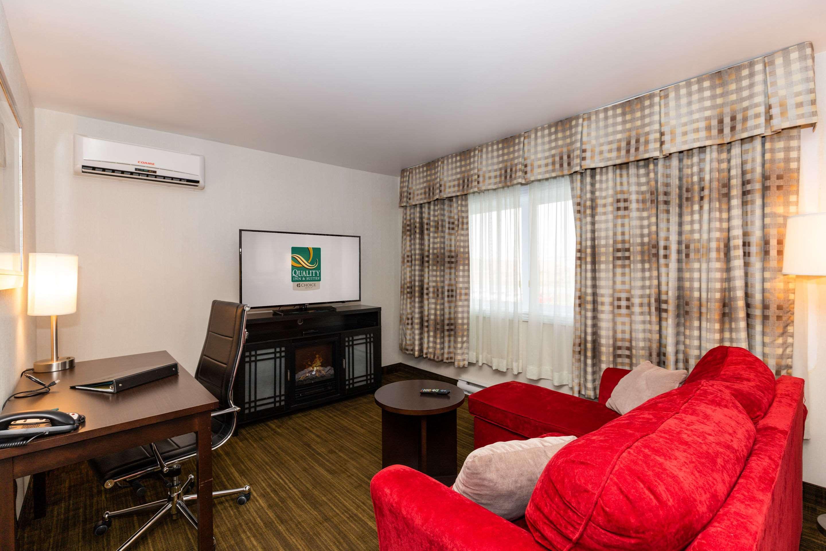 Quality Inn & Suites ماتان المظهر الخارجي الصورة