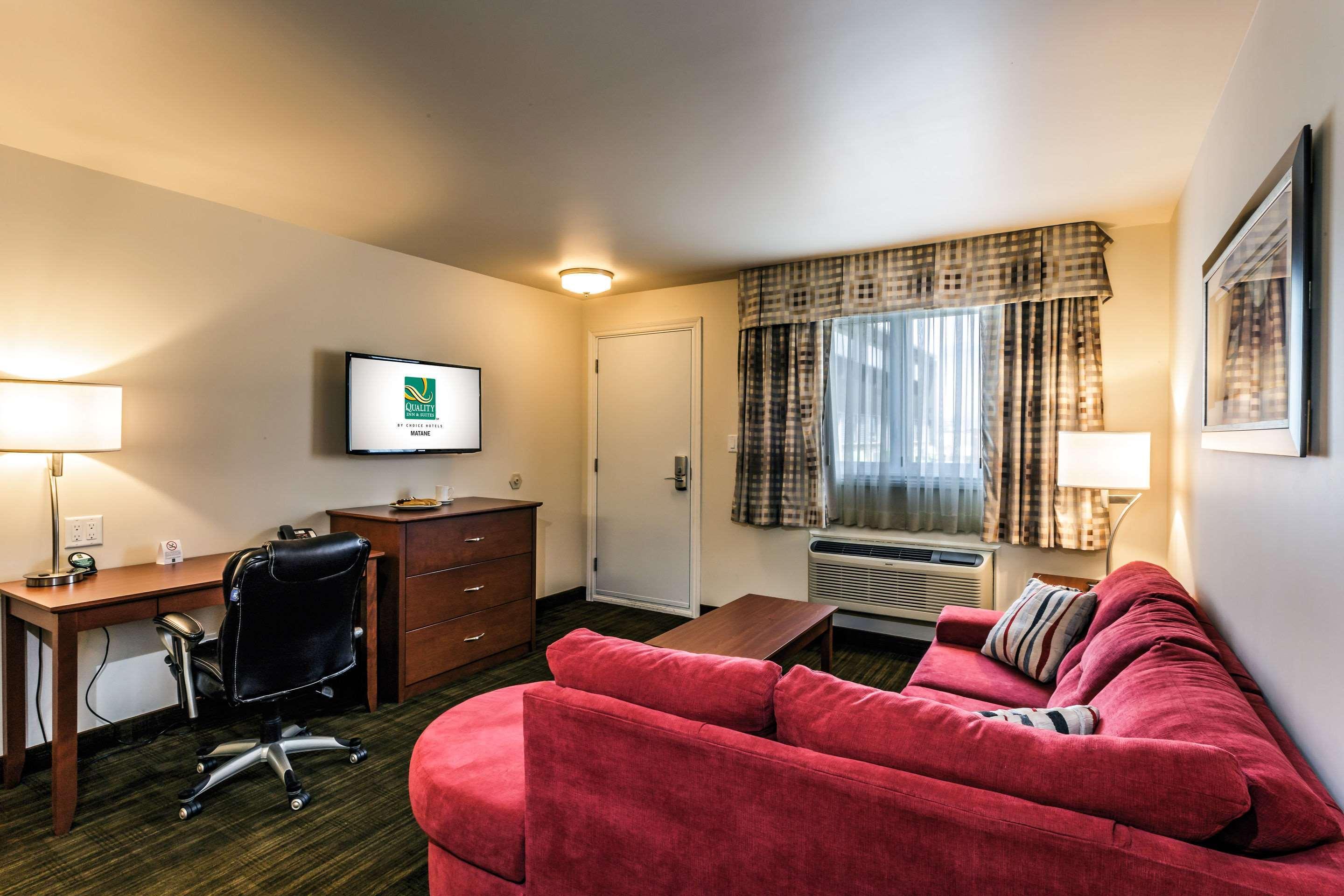 Quality Inn & Suites ماتان المظهر الخارجي الصورة