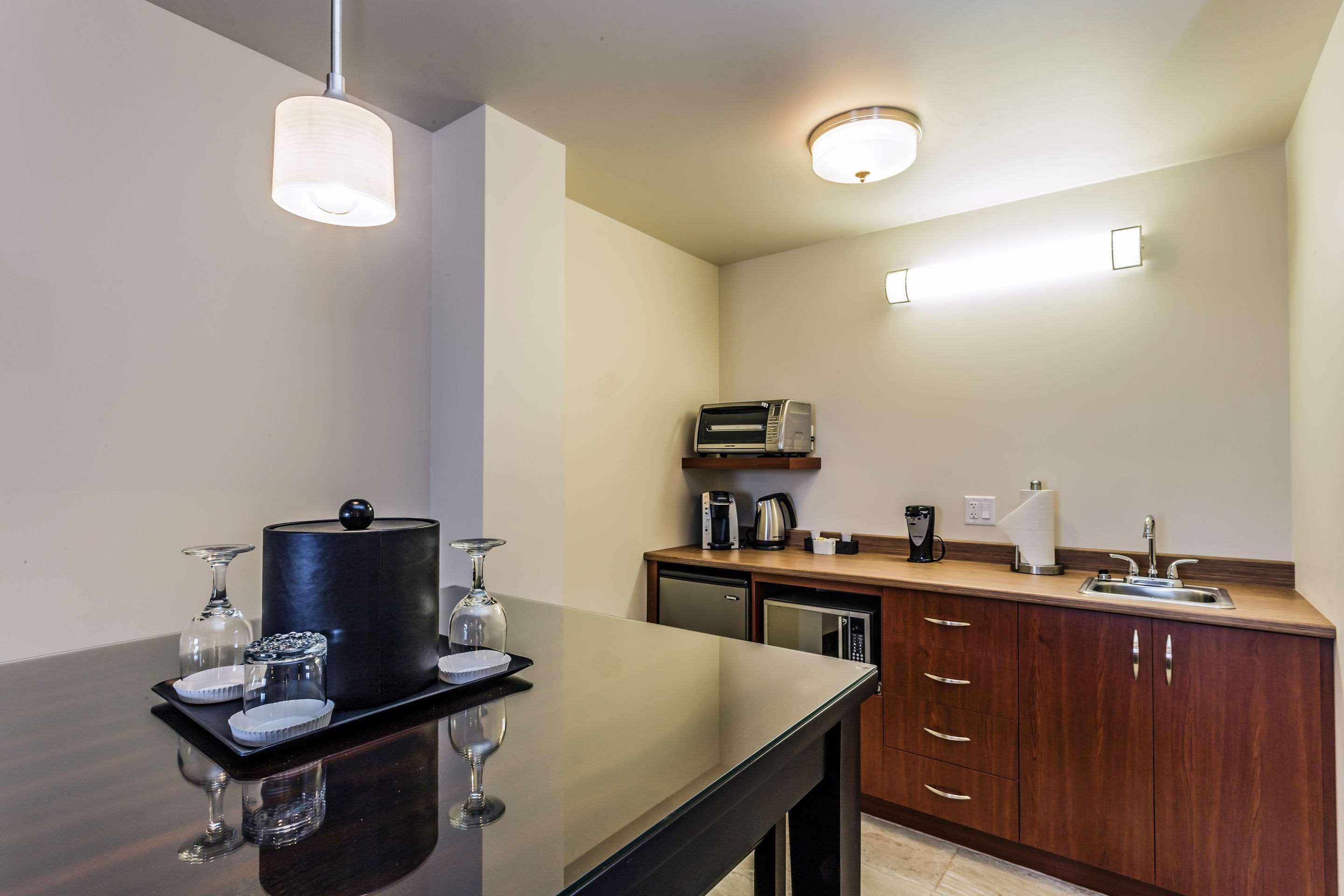 Quality Inn & Suites ماتان المظهر الخارجي الصورة
