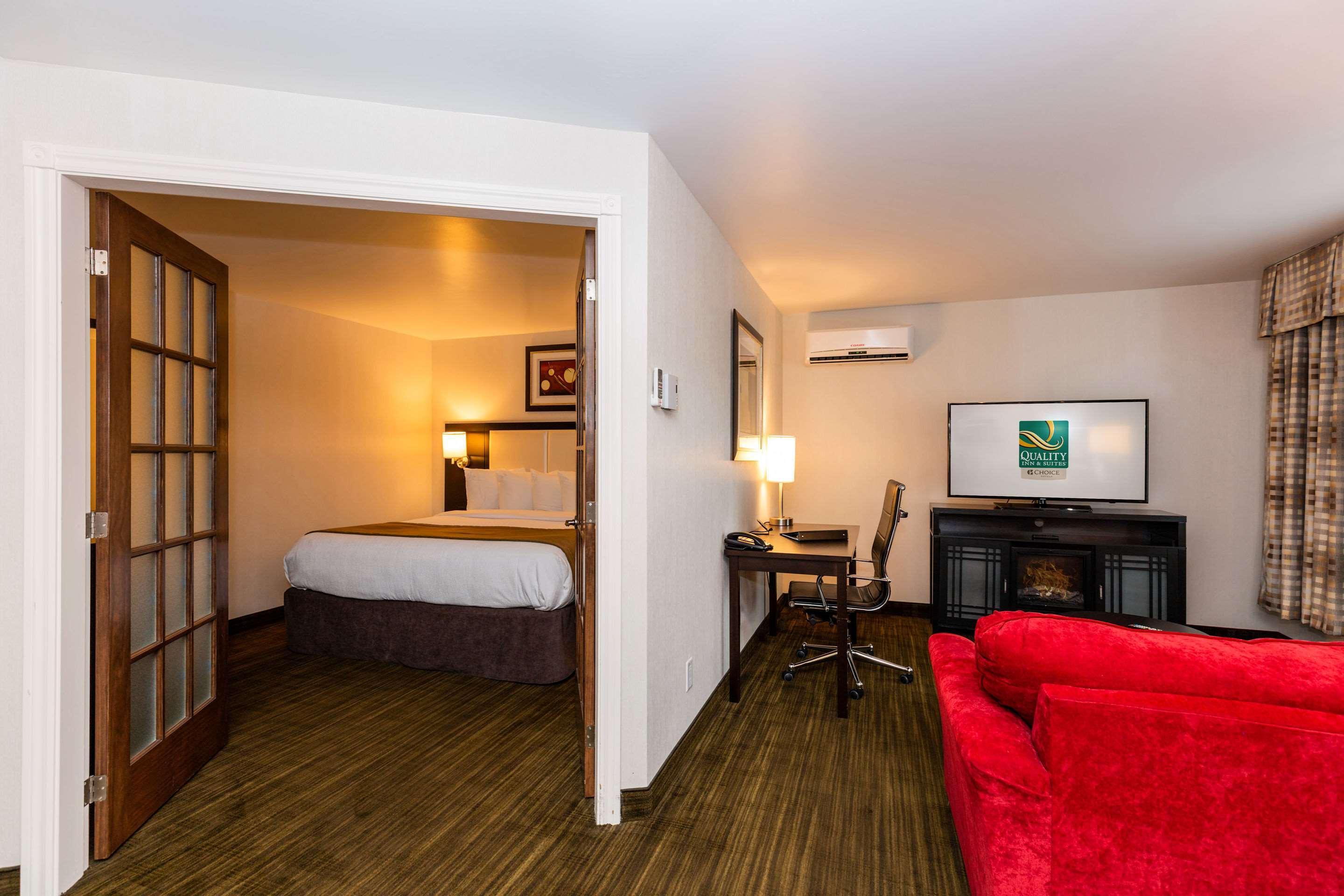 Quality Inn & Suites ماتان المظهر الخارجي الصورة