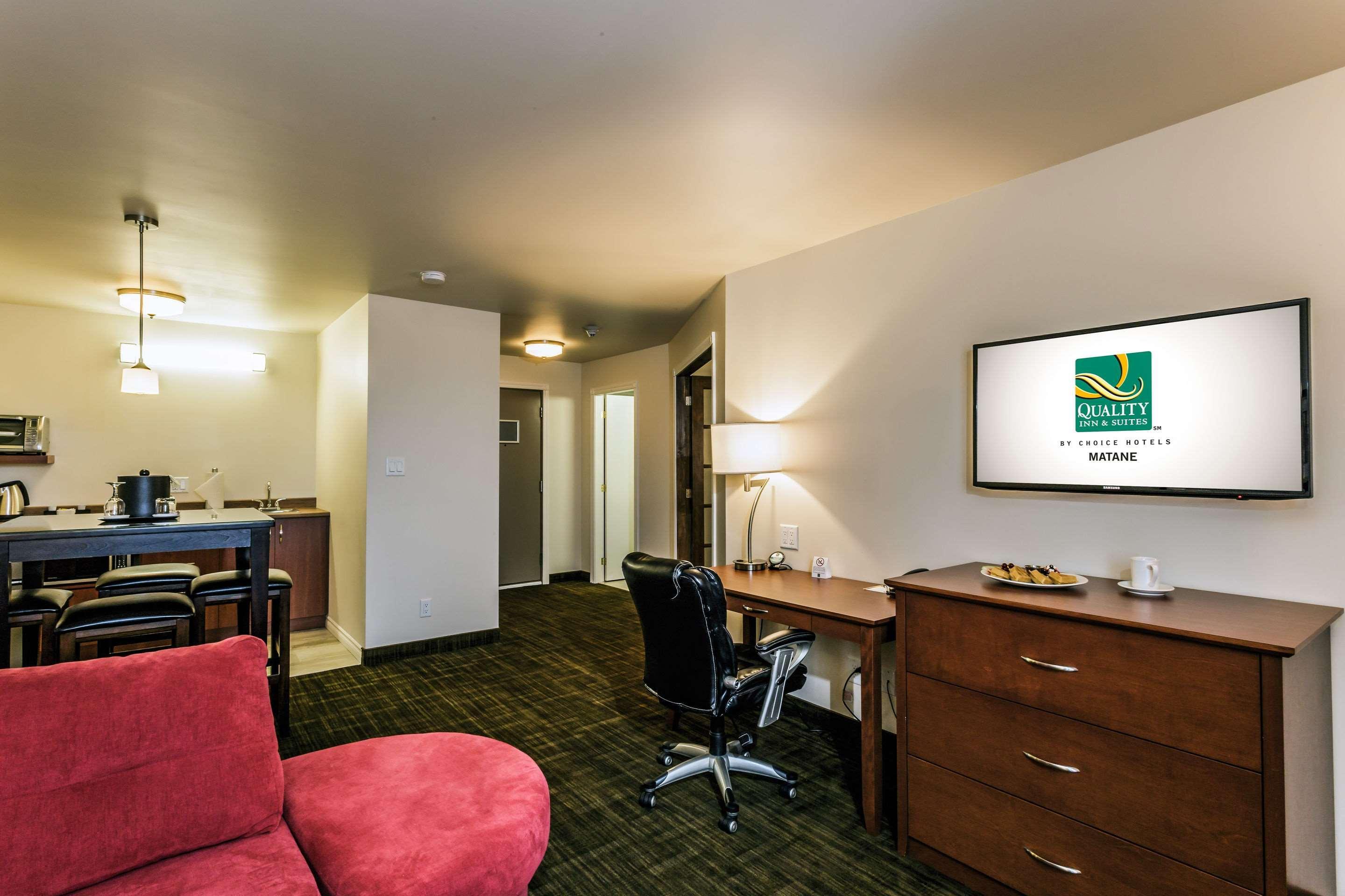 Quality Inn & Suites ماتان المظهر الخارجي الصورة