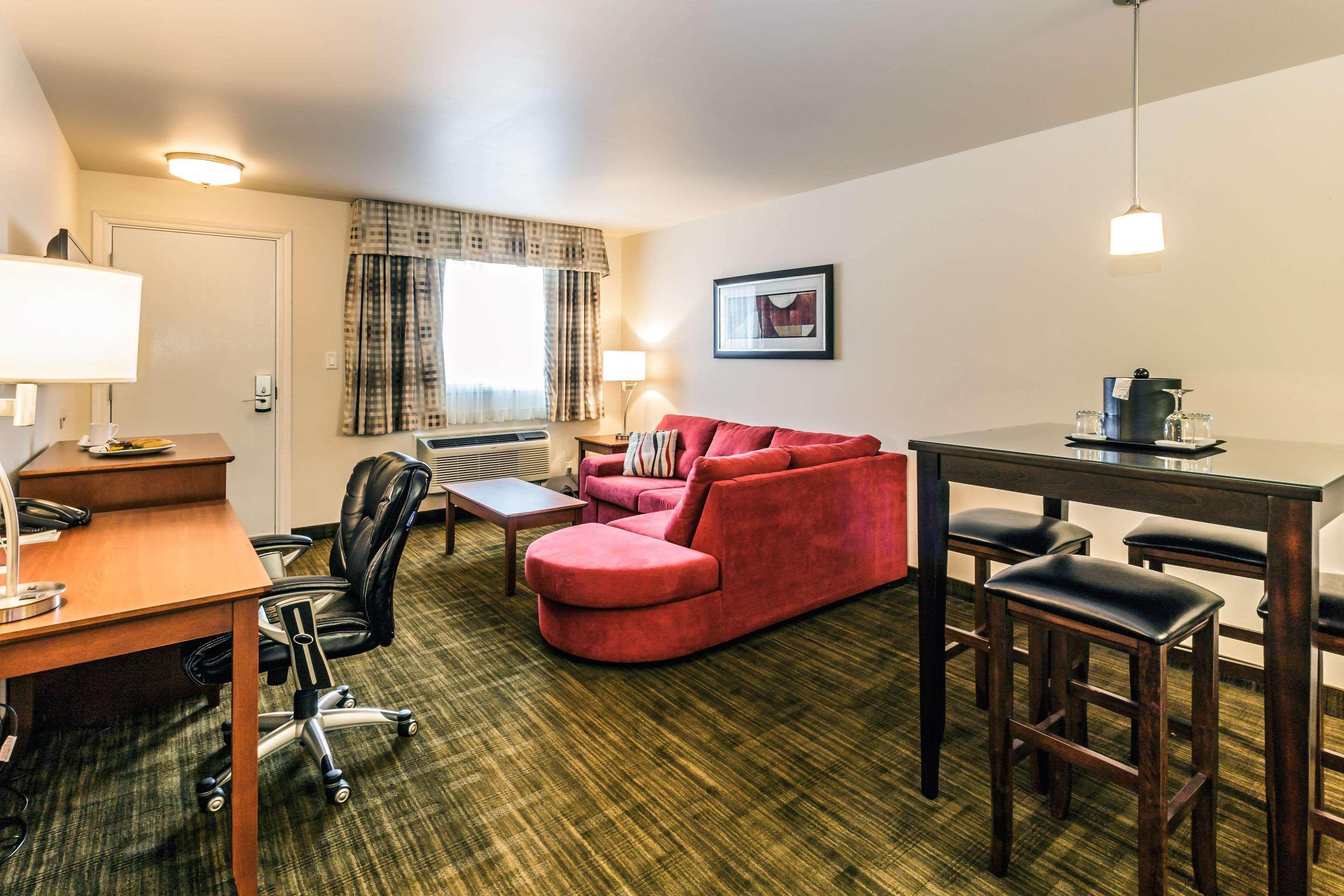 Quality Inn & Suites ماتان المظهر الخارجي الصورة