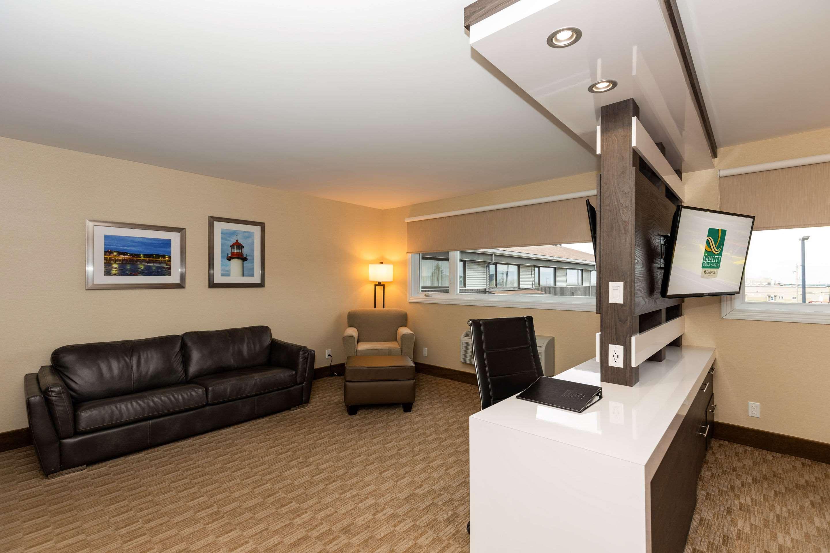 Quality Inn & Suites ماتان المظهر الخارجي الصورة
